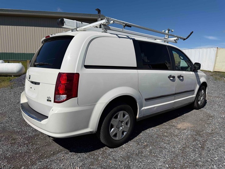 2013-dodge-caravan-image-5