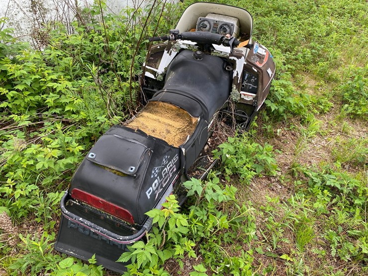 #1588-•-polaris-600-xcr-triple-snowmobile-image-3