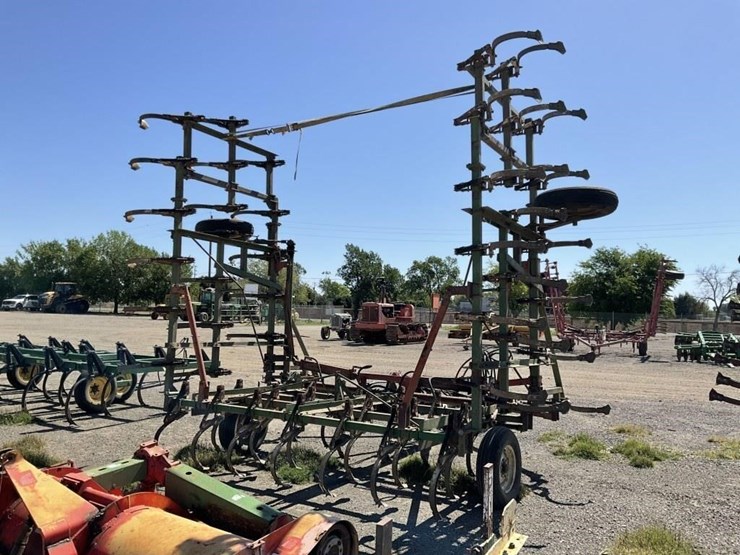 glencoe-30'-fold-up-field-cultivator-image-5