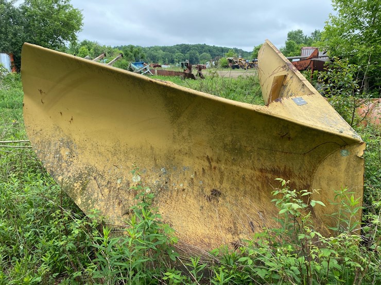#1624-•-l/w-10'-8"-front-v-plow-image-3