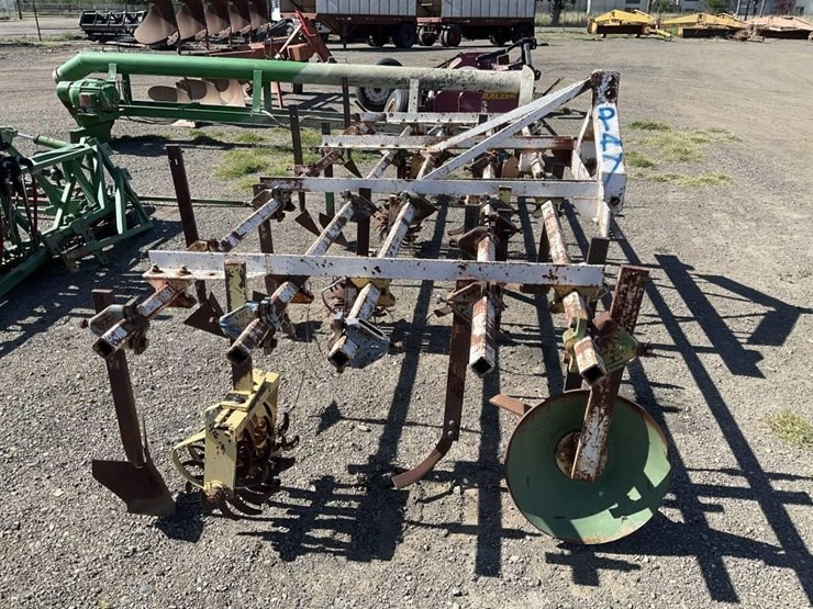 custom-3-pt-3-row-60"-cultivator-image-4