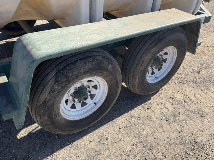 pbm-1600g-poly-tank-trailer-image-11