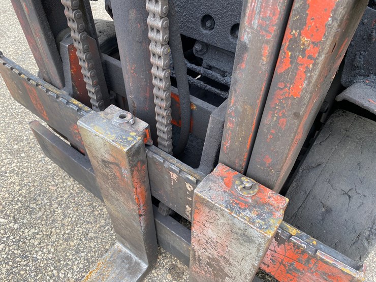 #1396-•-toyota-lp-forklift-image-13