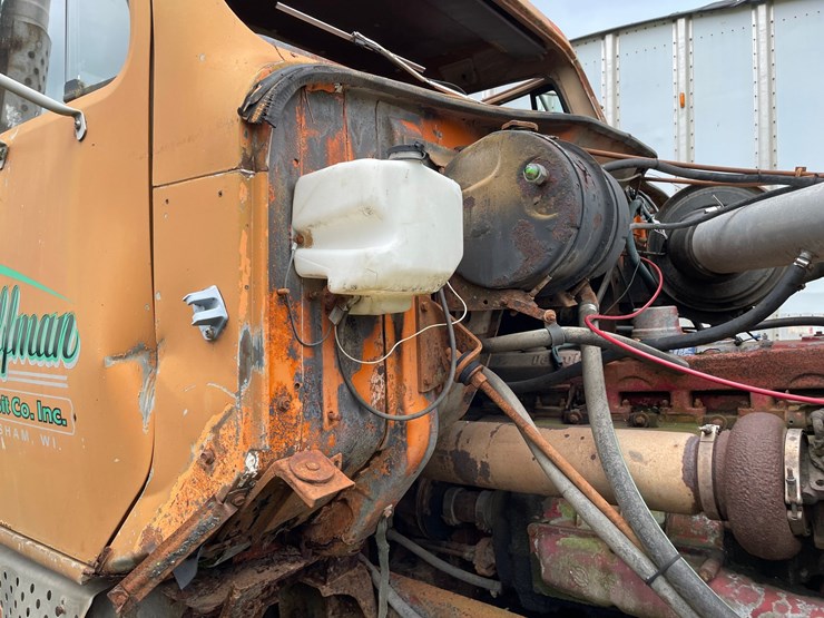 #1381-•-international-f-2674-tri-axel-dump-truck-image-57