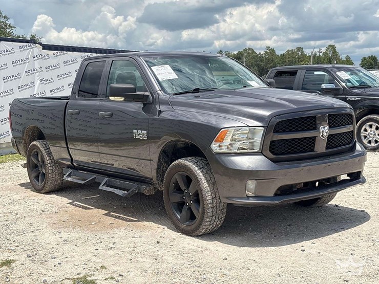 2016-dodge-1500-image-2