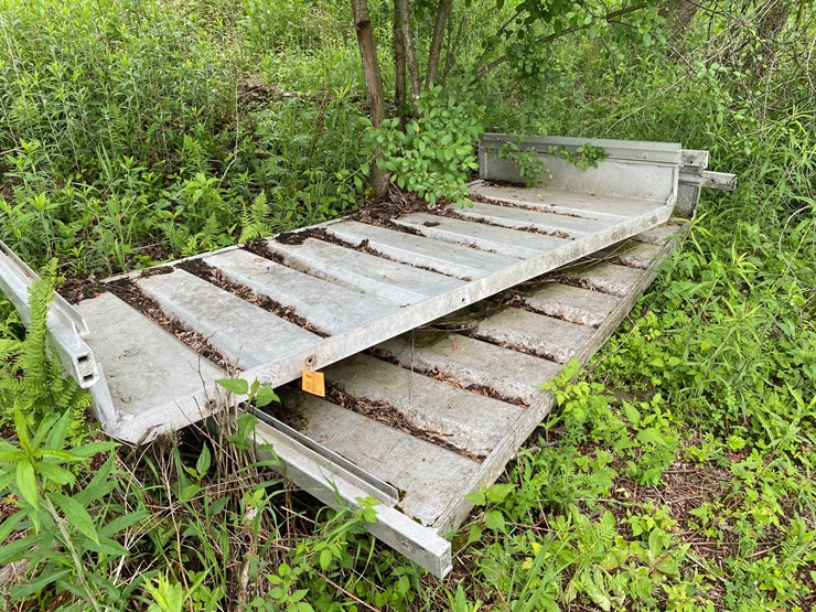 #1626-•-(2)-aluminum-deck-extensions-image-1