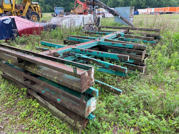 #1589-•-wood-semi-trailer-pieces-for-scrap-image-3