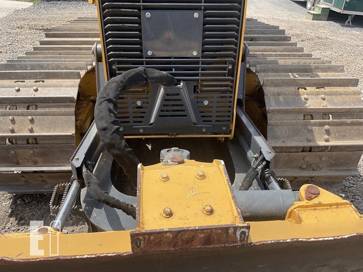2016-deere-650k-lgp-image-11