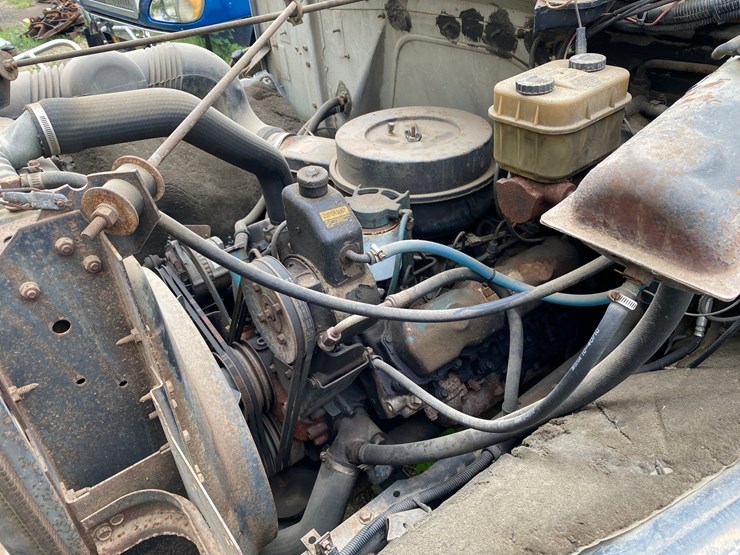#1561-•-1988-international-boom-service-truck-image-26