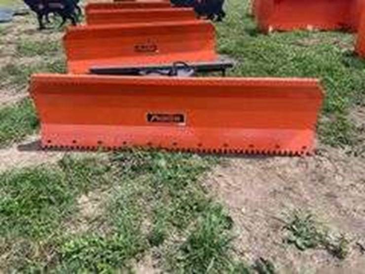 pabreak-skid-steer-hydraulic-dozer-blade-image-1