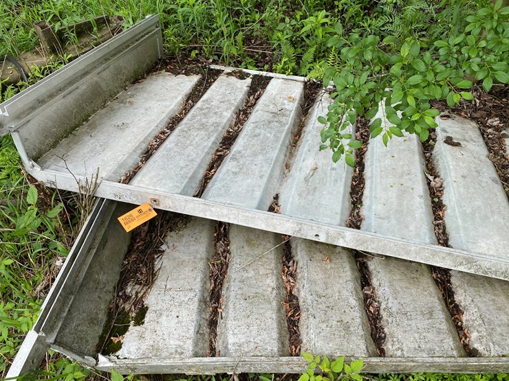 #1626-•-(2)-aluminum-deck-extensions-image-5