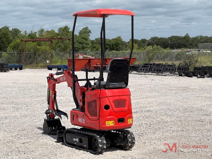 unused-me15-mini-excavator-image-1