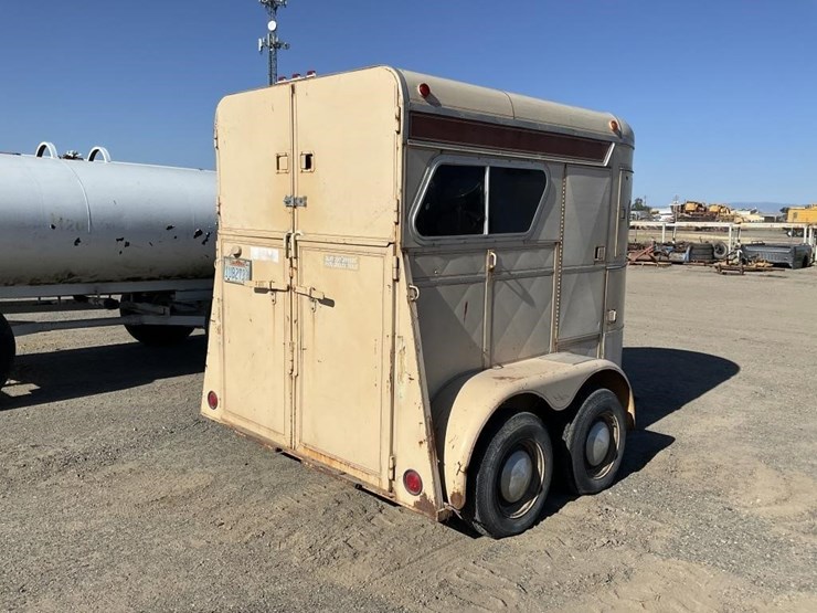 (dmv)-w&w-(2)-horse-horsey-trailer-image-5