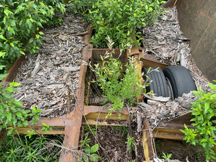 #1389-•-large-steel-pintle-hitch-trailer-with-broken-frame-(no-title)-image-9