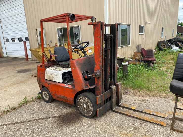 #1396-•-toyota-lp-forklift-image-2