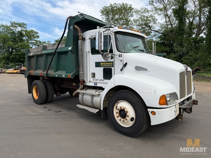 2001-kenworth-t300-image-43