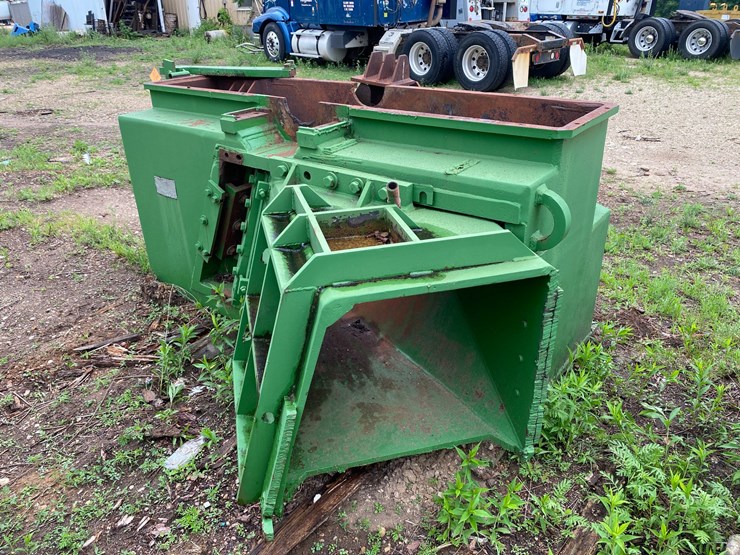 #1564-•-body-of-stationary-wood-chipper-image-2