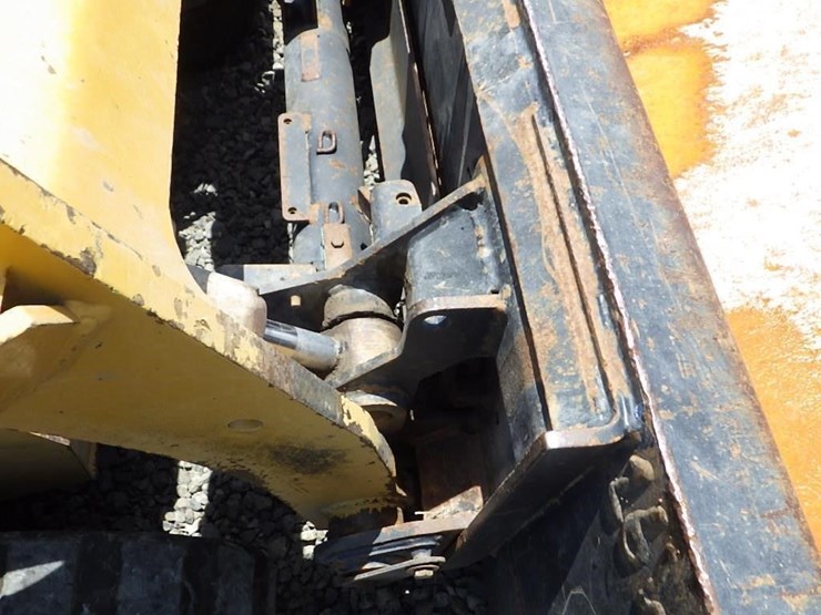 2018-caterpillar-239d-image-17