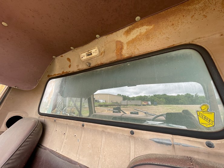 #1381-•-international-f-2674-tri-axel-dump-truck-image-26