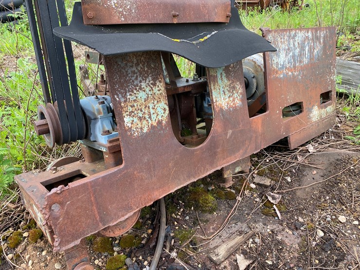 #1579-•-wood-chipper-with-electric-motor-image-11