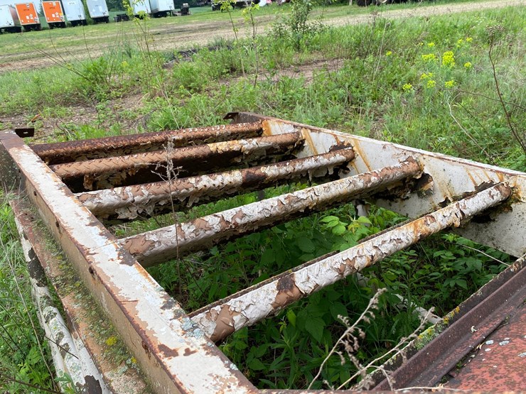 #1592-•-metal-stairway-with-platform-image-4