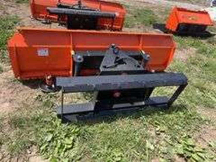 pabreak-skid-steer-hydraulic-dozer-blade-image-3