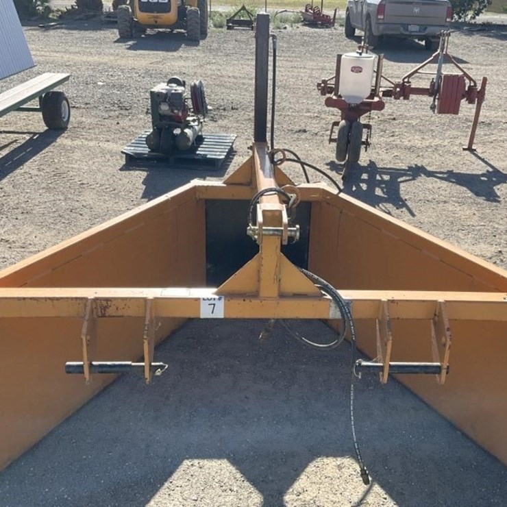 I-A 3-Pt Hydraulic Nut Crowder