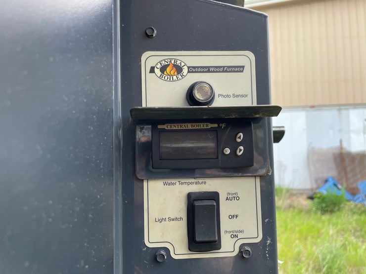 #1376-•-2015-central-boiler-cl-7260-outdoor-wood-furnace-image-18