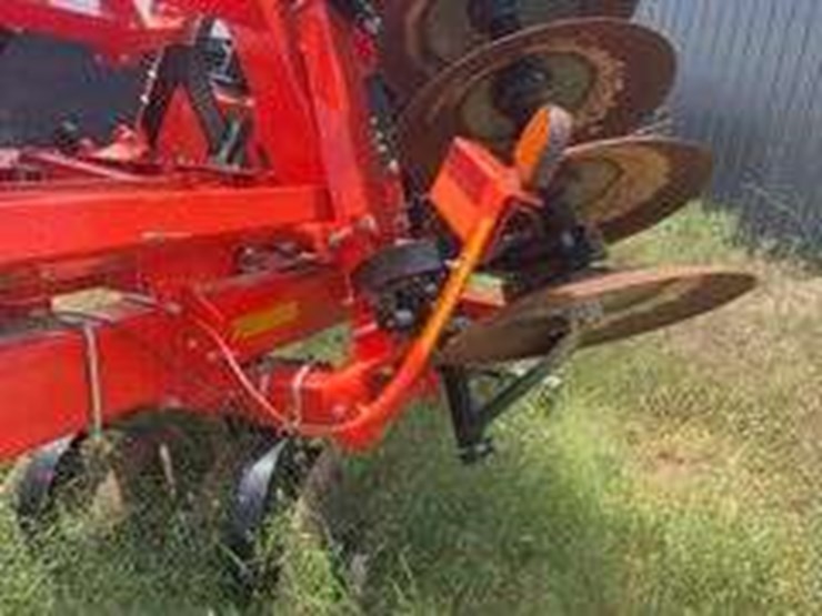 kuhn-krause-8215-image-18