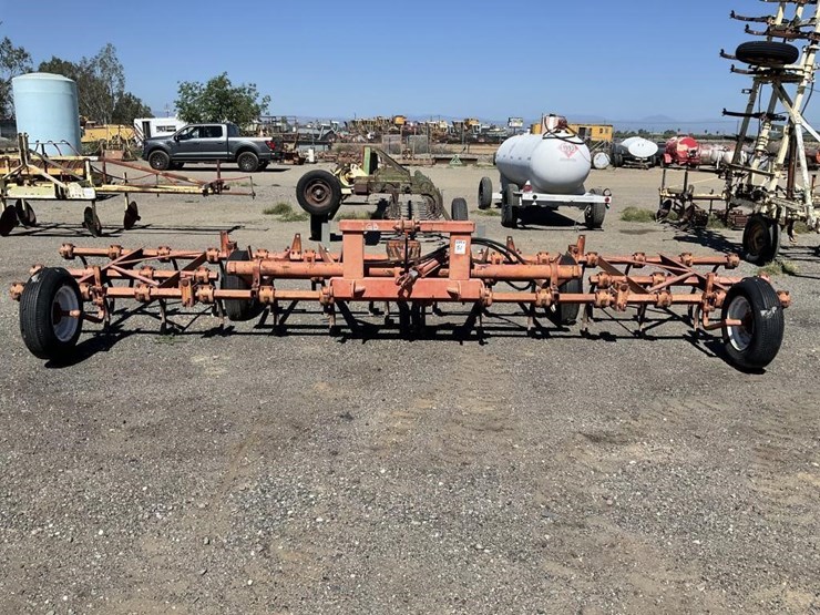 allis-chalmers-1200-image-2