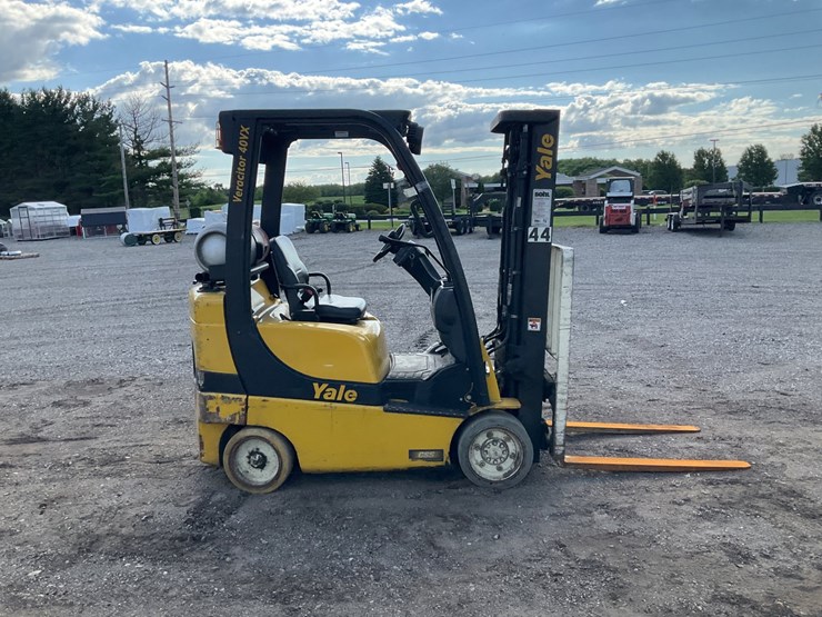 #1387-•-2013-yale-glc040sv-forklift-image-5