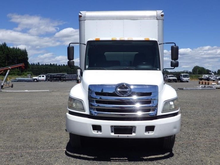 2015-hino-338-image-2
