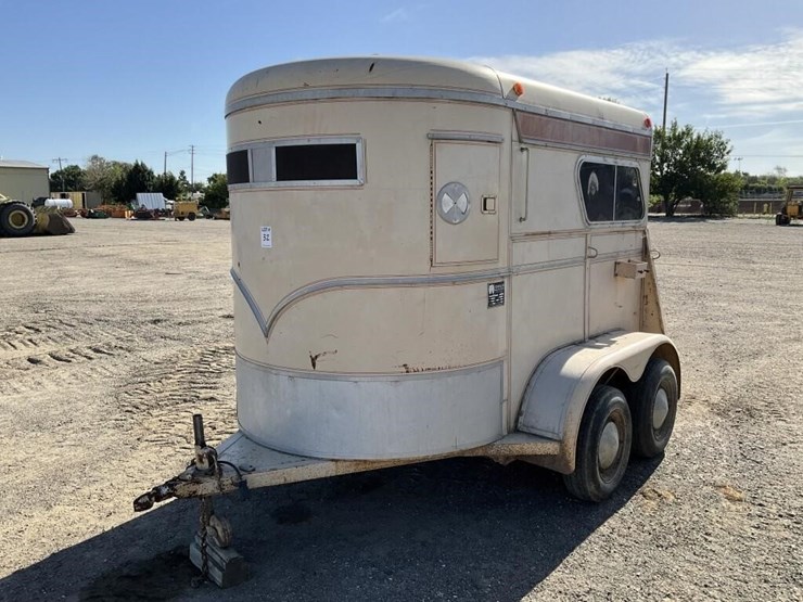 (dmv)-w&w-(2)-horse-horsey-trailer-image-3