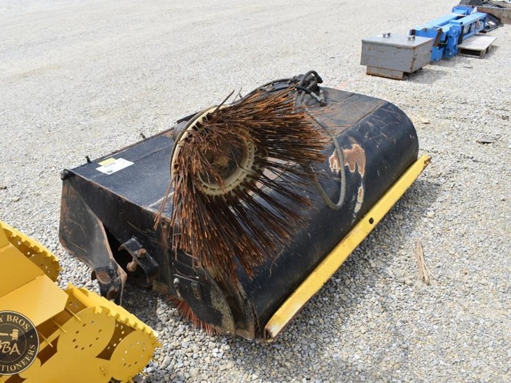 skid-steer-broom-45622-image-4