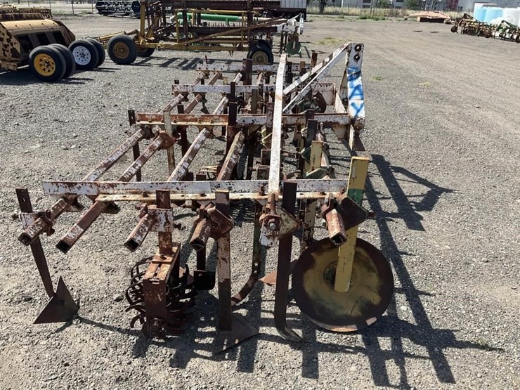 custom-3-pt-3-row-60"-cultivator-image-4
