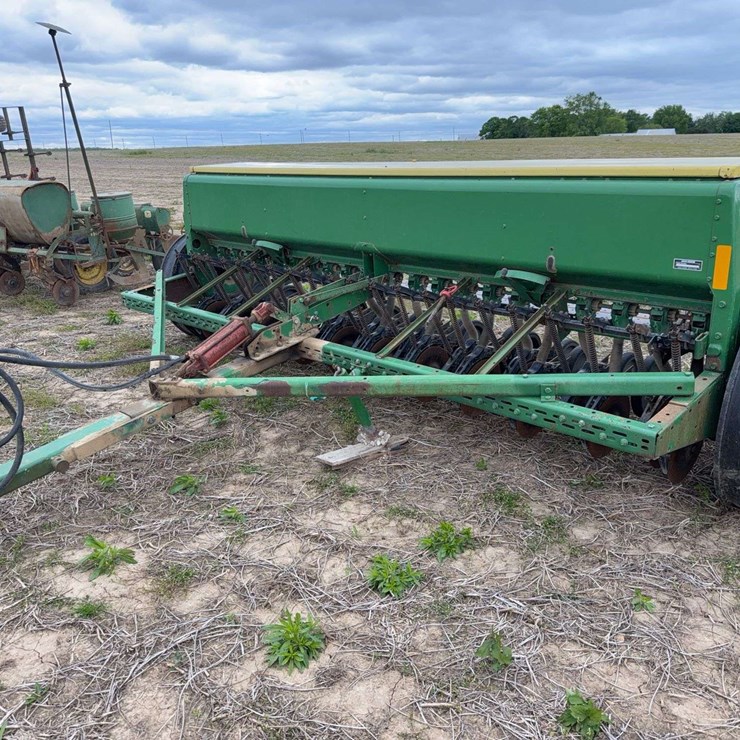 JOHN DEERE 8200