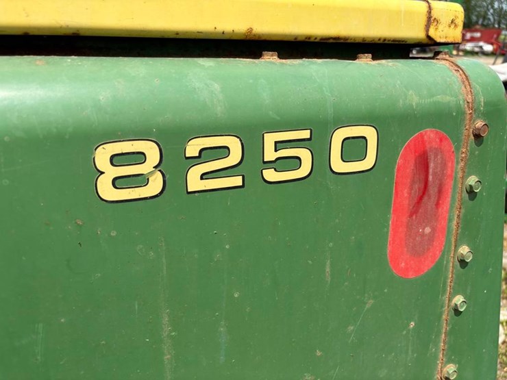 john-deere-8250-image-5