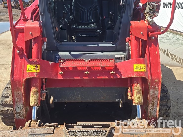 2022-takeuchi-tl12v2-image-21