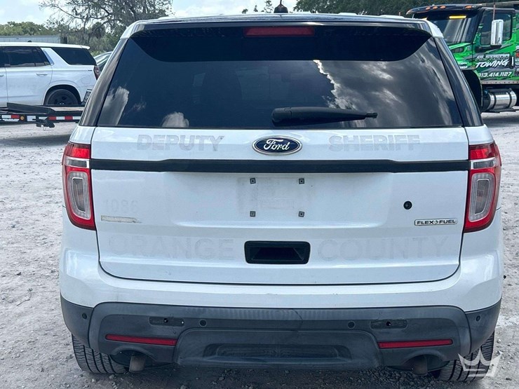 2013-ford-explorer-image-24