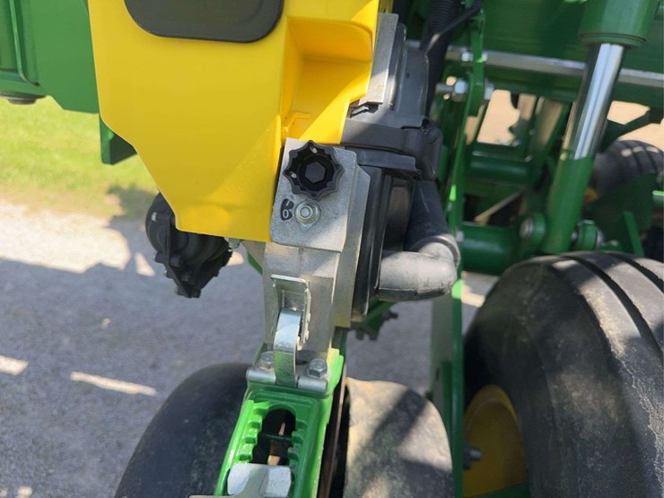 2019-john-deere-1795-image-39