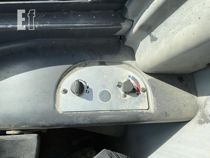 2016-yanmar-v8-image-13