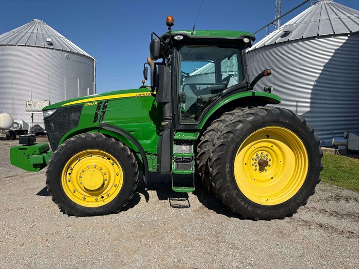 2011-john-deere-7260r-image-13