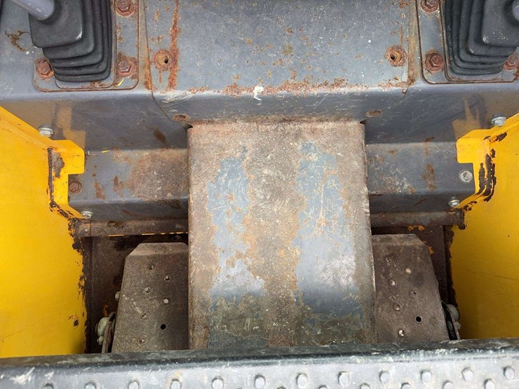 new-holland-ls180-image-22