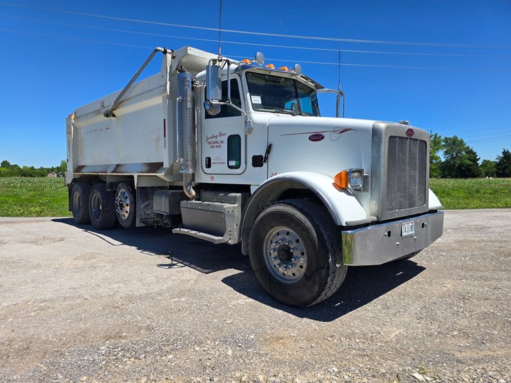 2017-peterbilt-365-image-25