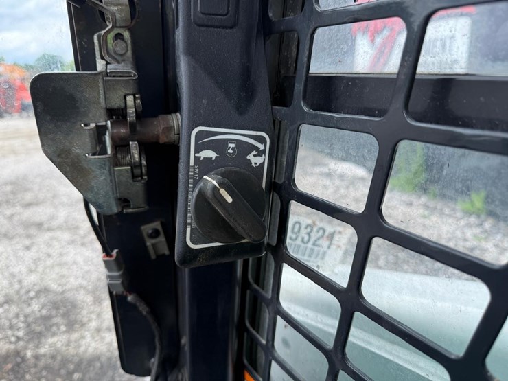 2019-bobcat-s650-image-21
