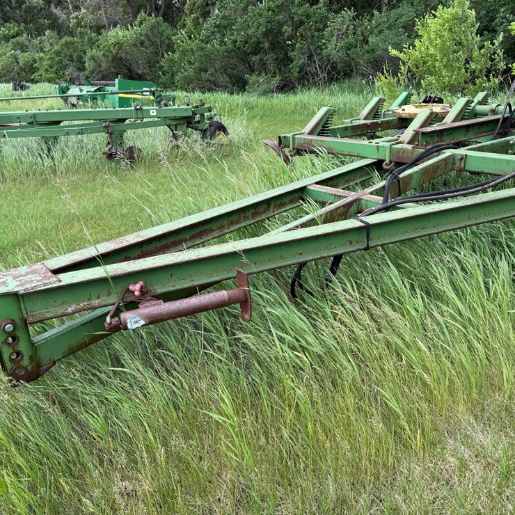 JOHN DEERE 1600