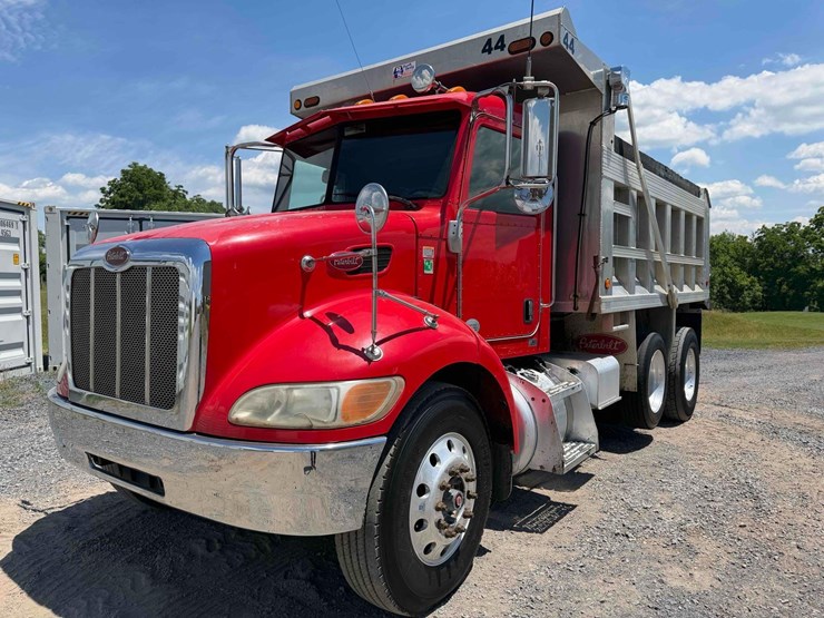 2011-peterbilt-337-image-1