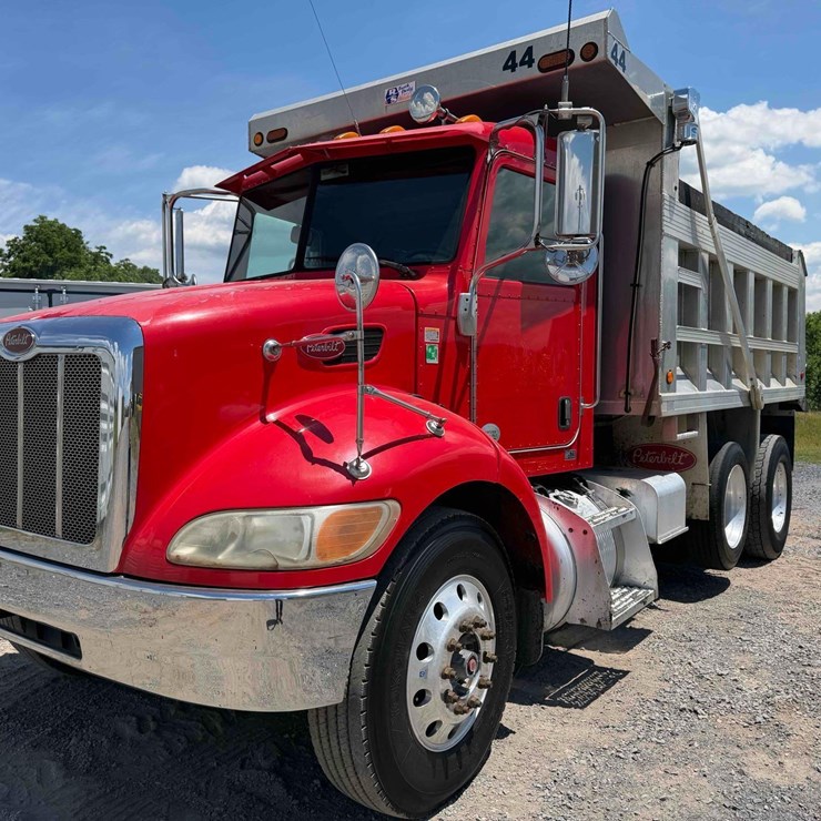 2011 PETERBILT 337