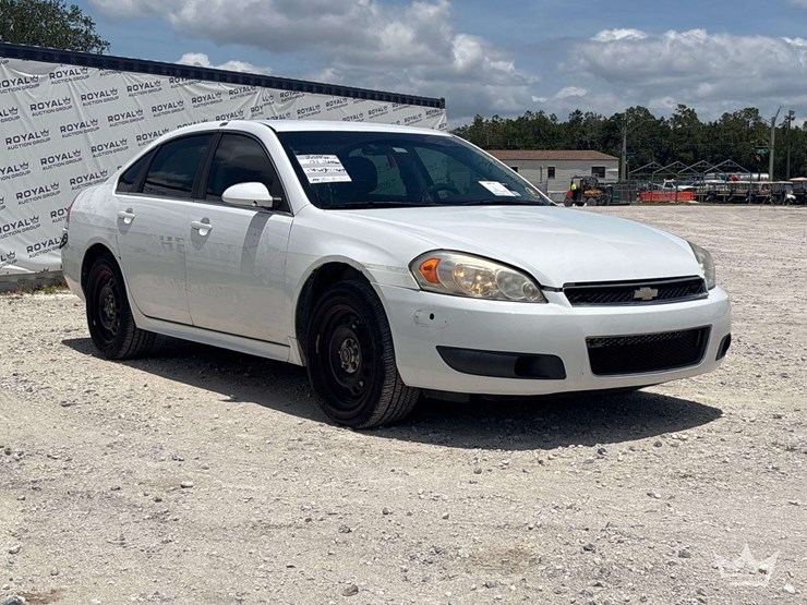 2014-chevrolet-impala-sedan-image-2