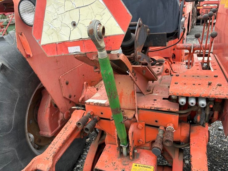allis-chalmers-185-2wd-tractor-image-13